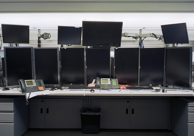 "High-frequency trading work space 4, Willis Tower, Chicago" <br />2010, Inkjet-print, 100 x 142 cm