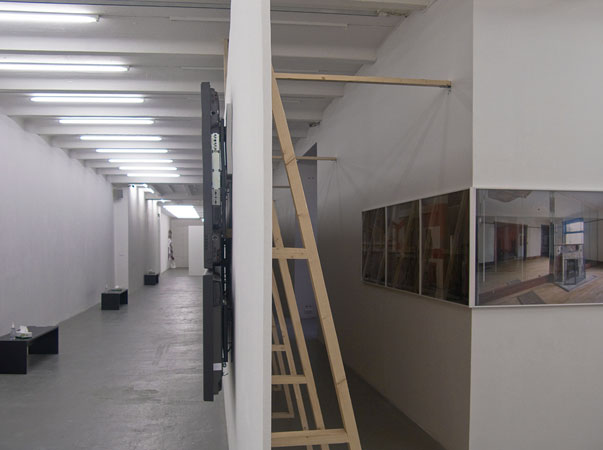 Installation view at Neue Gesellschaft f&uuml;r bildende Kunst, Berlin, 2011