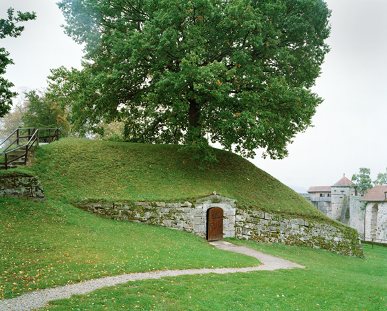 "LEVEL II: FAIRY'S GARDEN, THE SORCERER'S HOME", 2005, <br />Inkjet-print, 100 x 120 cm