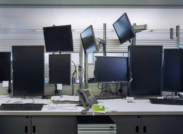 "High-frequency trading work space 7, Willis Tower, Chicago" <br />2010, Inkjet-print, 100 x 136 cm