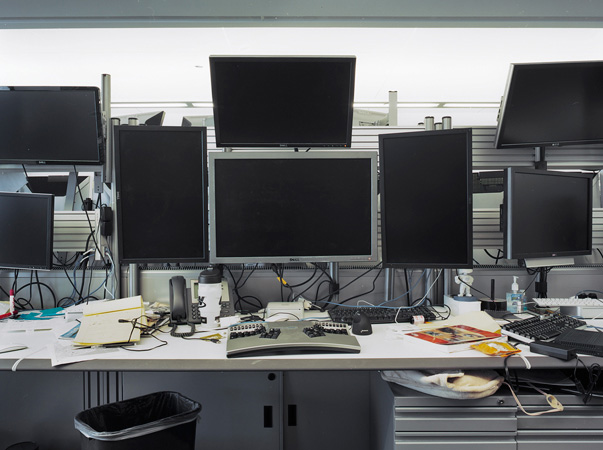 "High-frequency trading work space 29, Willis Tower, Chicago" <br />2010, Inkjet-print, 100 x 134 cm